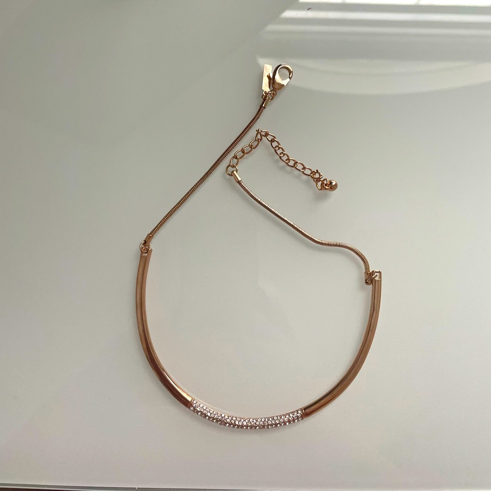⚡️2/$30⚡️ CACHÉ Rose gold rhinestone choker necklace